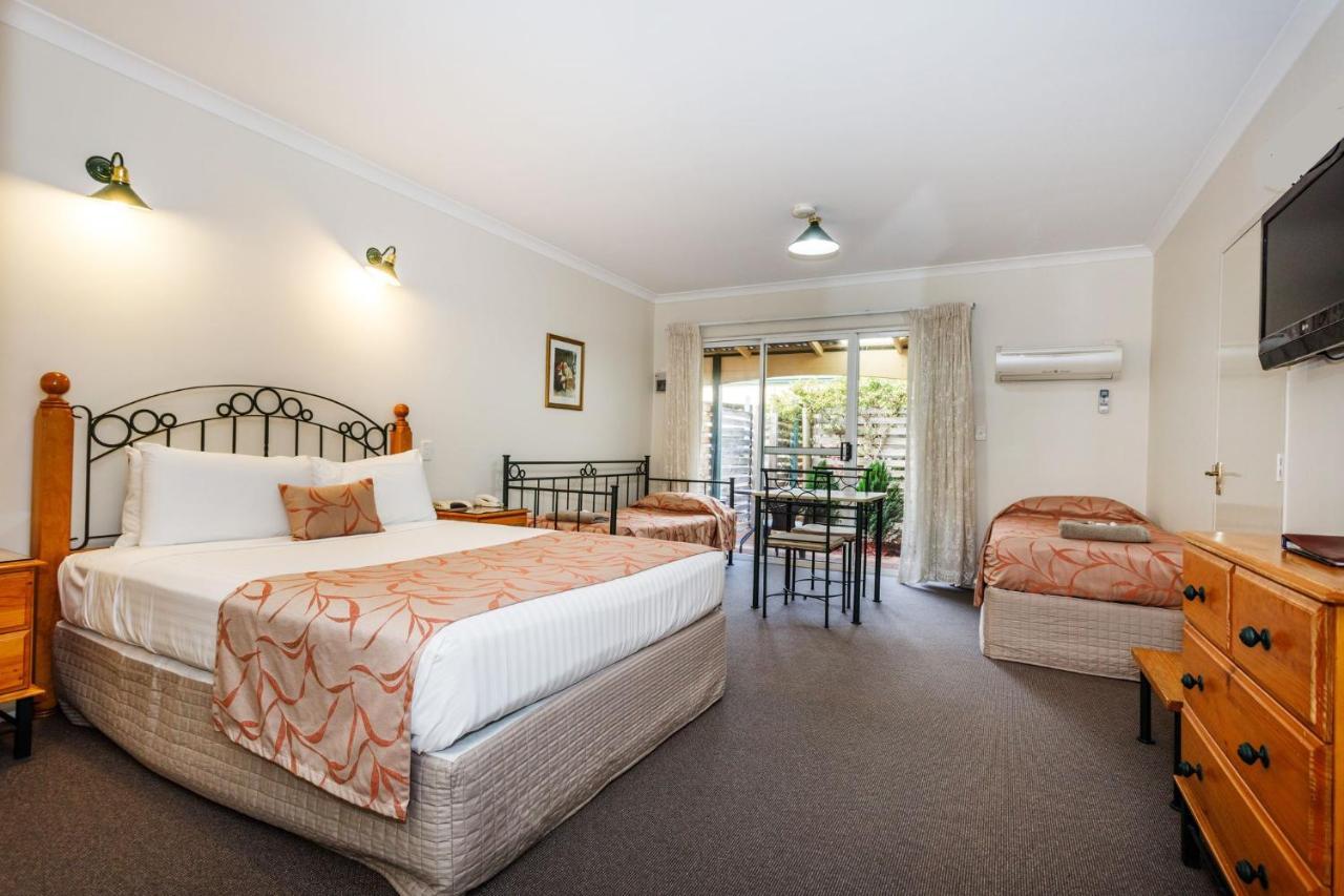 Nelsons Of Bridgetown Hotel Bagian luar foto